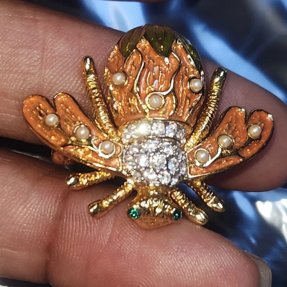 Joan Rivers   insect Bee Brooch Rhinestone Pearl Gold Tone Pin Orange‎ Enamel